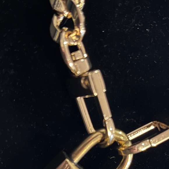 Louis Vuitton Padlock on Chain Gold Necklace - Picture 2 of 6